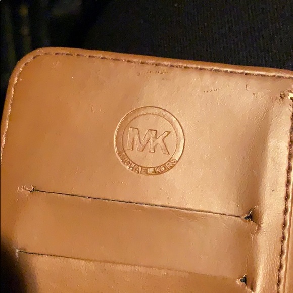 Michael Korda wallet and iphone 10 case, - Picture 2 of 5
